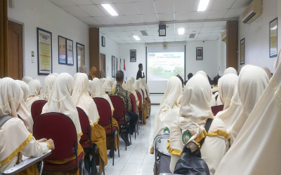 Belajar dari Sang Raja Roti: Siswa MTsN Kota Pasuruan Kunjungi Pabrik Sari Roti